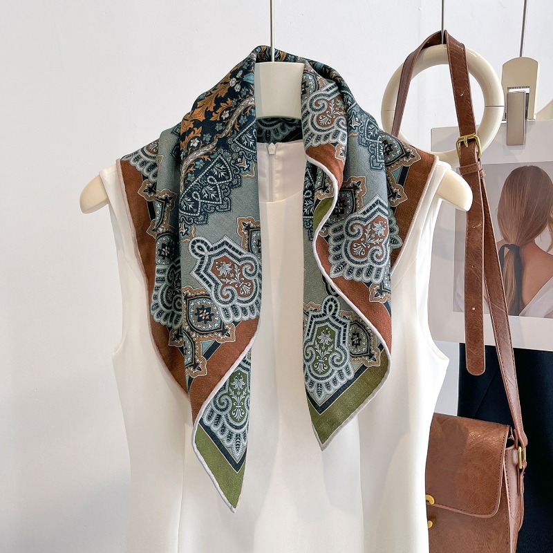 Central Compass Persian Floral - Shawl Wrap Winter recension och pris